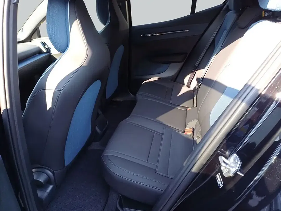 Volvo EX30 Extended Range Edition - Thumbnail 11