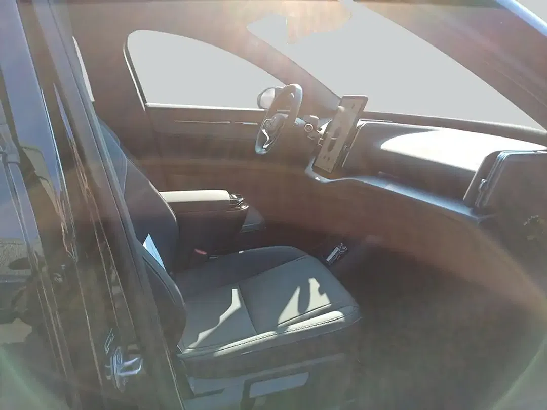 Volvo EX30 Extended Range Edition - Thumbnail 13
