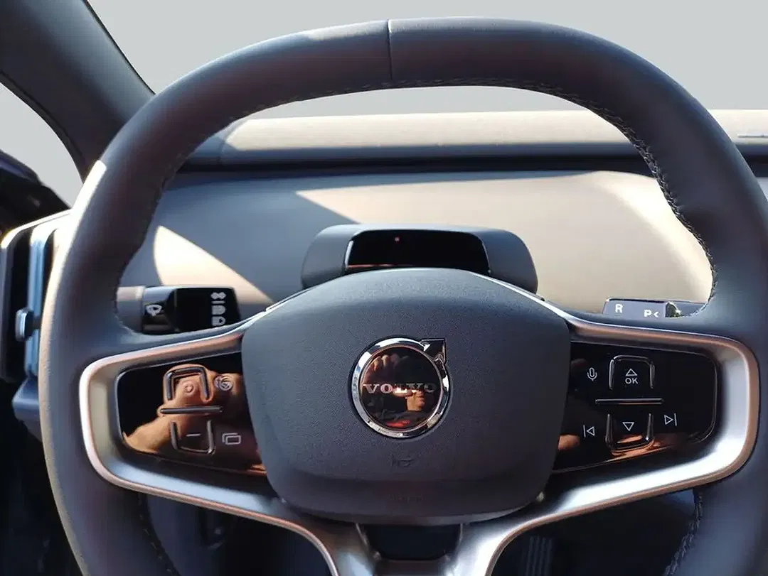 Volvo EX30 Extended Range Edition - Thumbnail 14