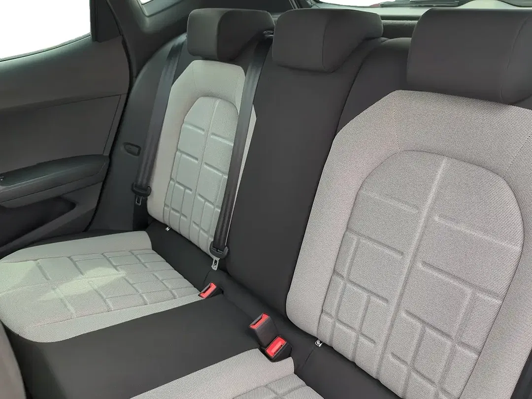 SEAT Arona 1.0 TSI DSG FR - Thumbnail 9