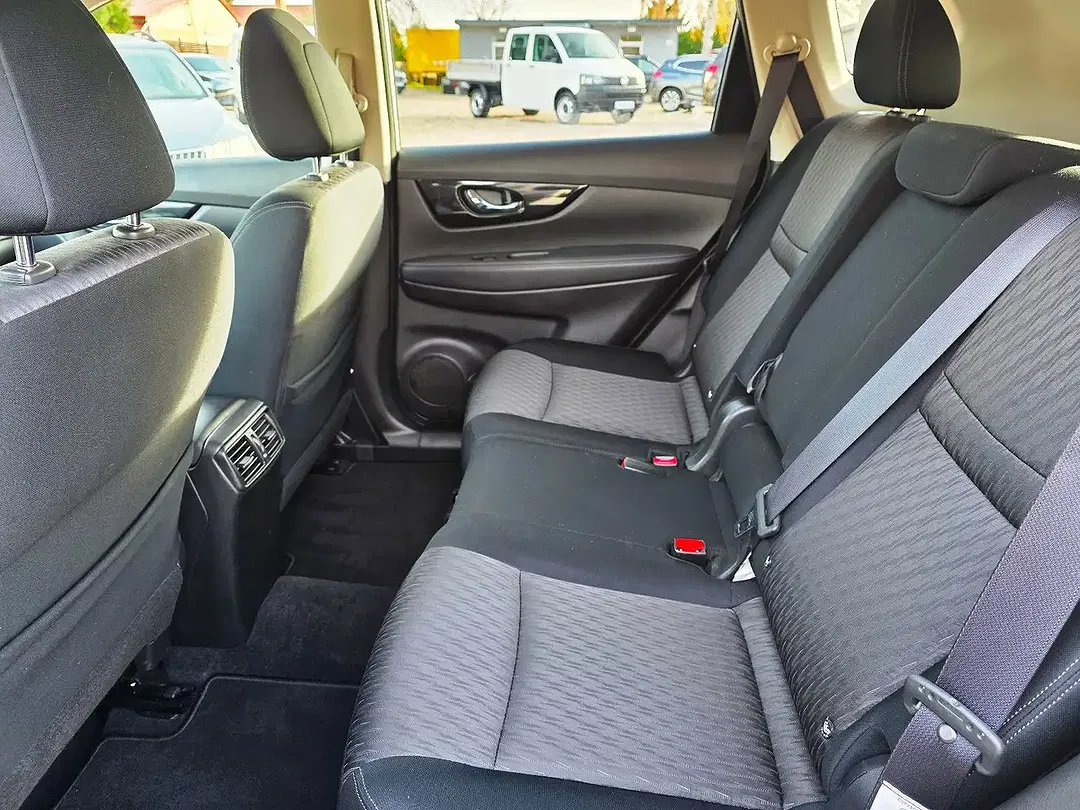 Nissan X-Trail AUT 4x4 N-Connecta - Thumbnail 13