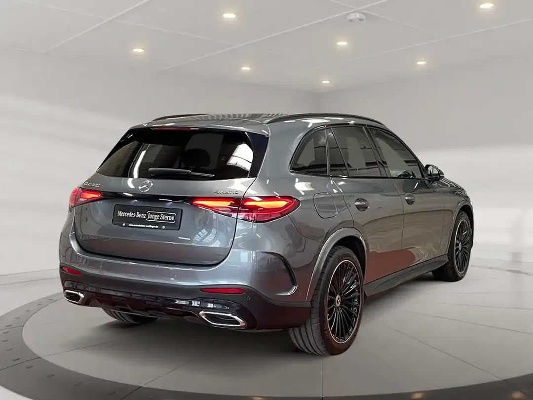 Mercedes-Benz GLC 300 4MATIC AMG MBUX Night - foto 2