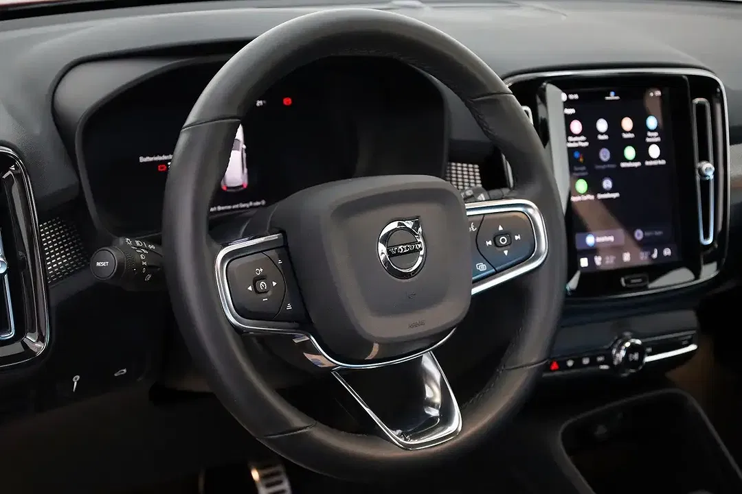 Volvo XC40 Recharge Plus - Thumbnail 10