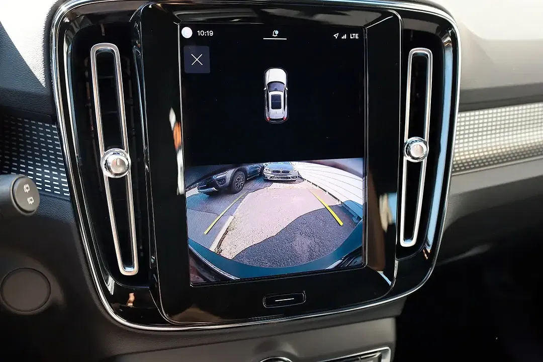 Volvo XC40 Recharge Plus - Thumbnail 11