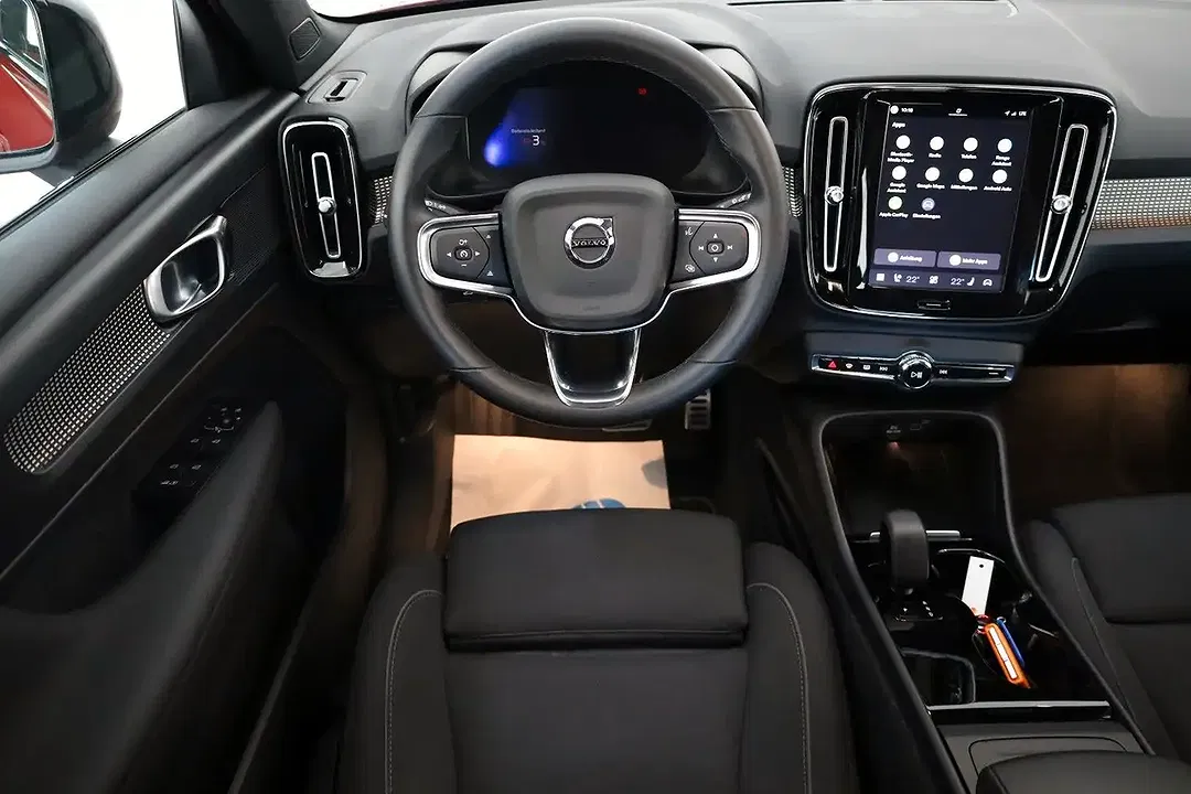 Volvo XC40 Recharge Plus - Thumbnail 17