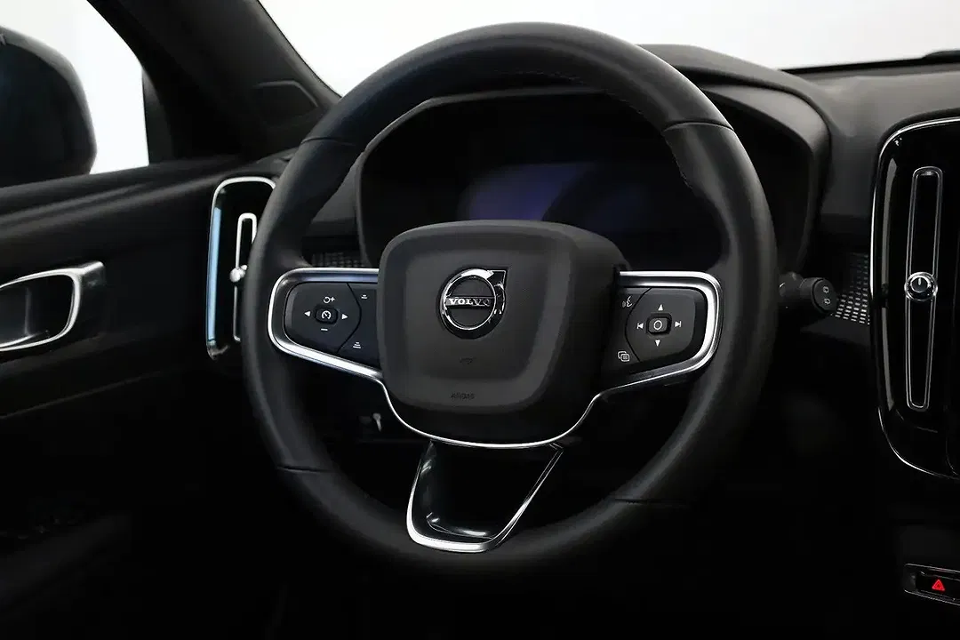 Volvo XC40 Recharge Plus - Thumbnail 18