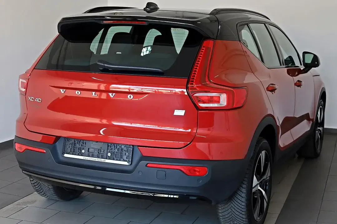 Volvo XC40 Recharge Plus - Thumbnail 2