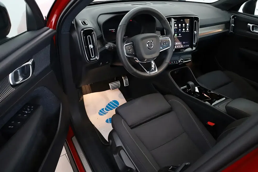 Volvo XC40 Recharge Plus - Thumbnail 9