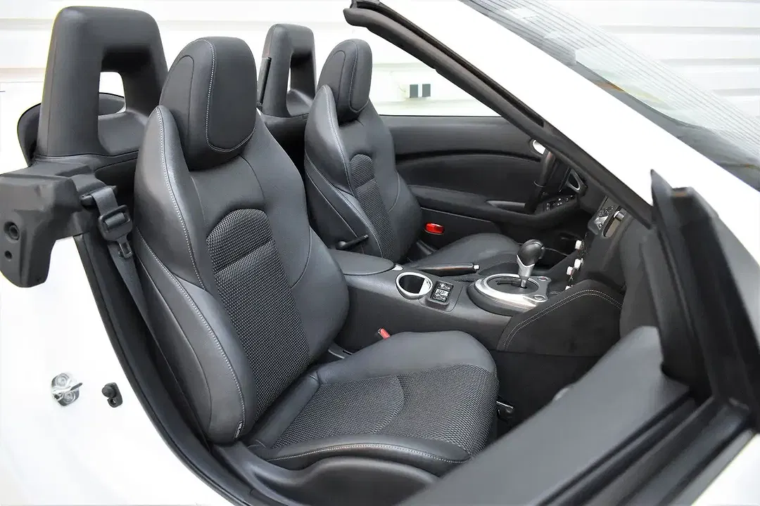 Nissan 370Z - Thumbnail 10