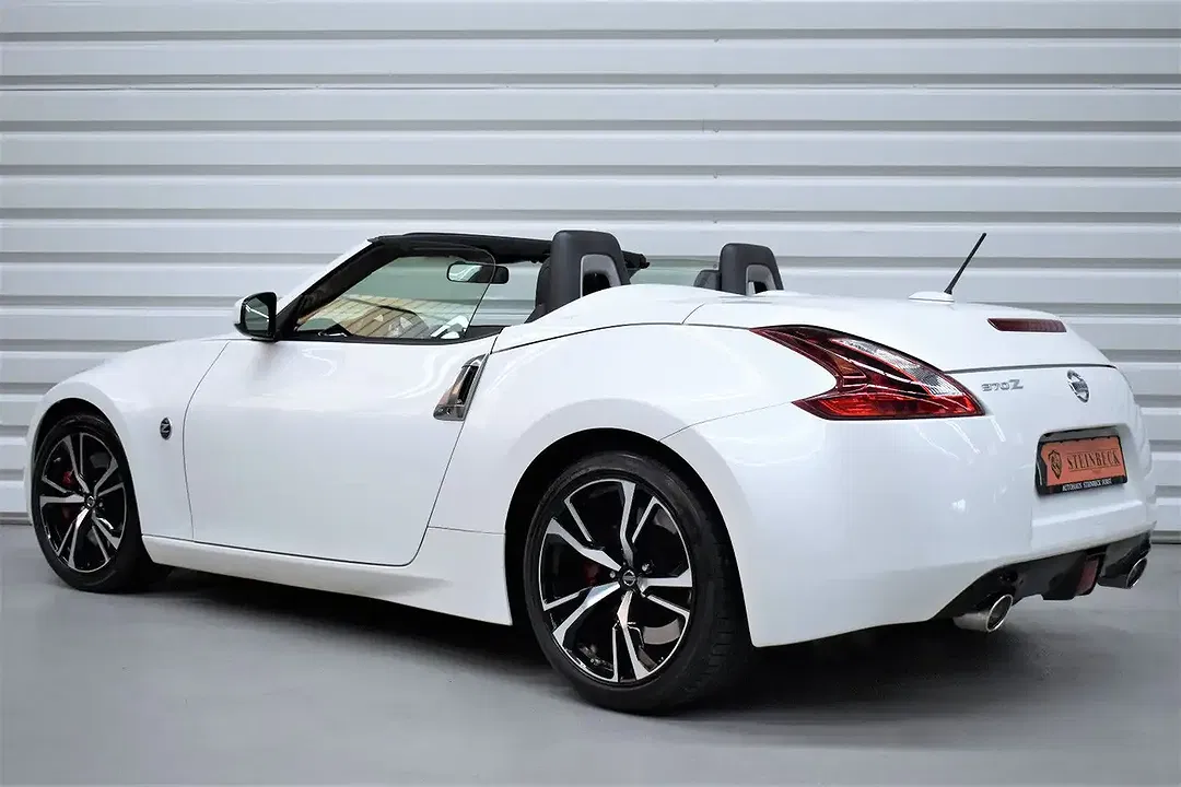 Nissan 370Z - foto 2