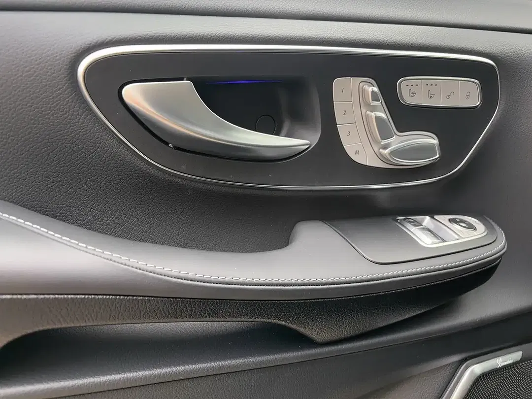 Mercedes-Benz V 300 4MATIC AMG AIRMATIC Exclusive - Thumbnail 8