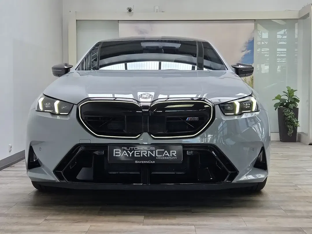 BMW M5 - foto 2
