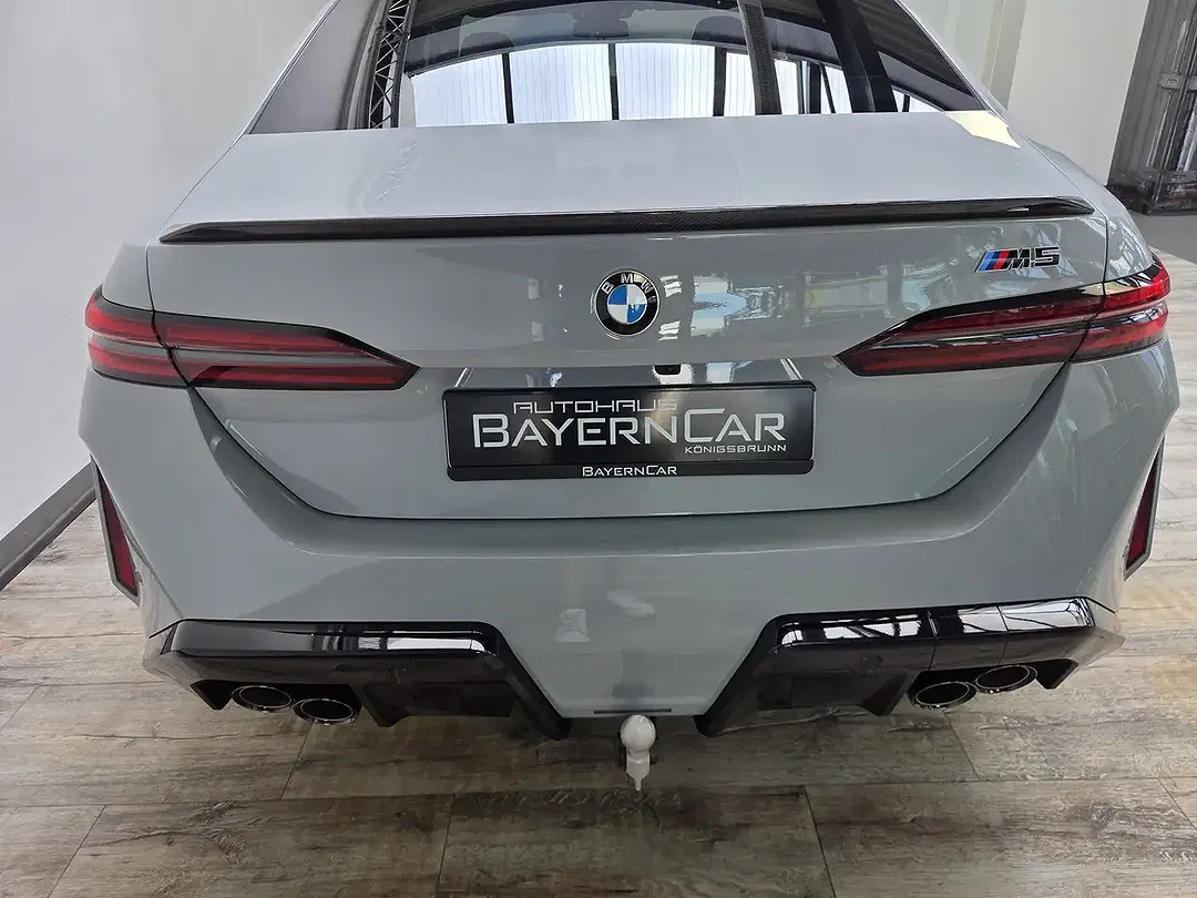 BMW M5 - Thumbnail 41
