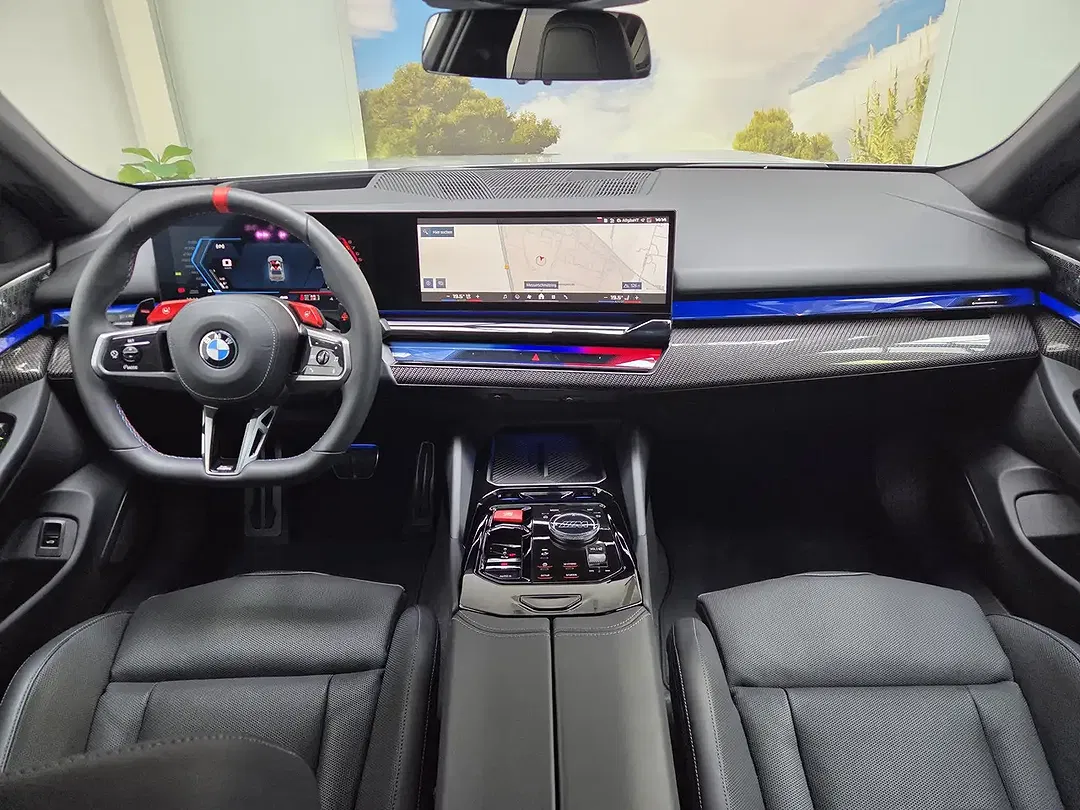 BMW M5 - Thumbnail 8