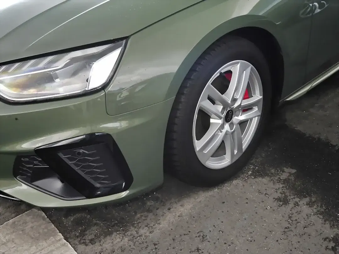 Audi A4 40 TFSI quattro Avant S line - Thumbnail 4