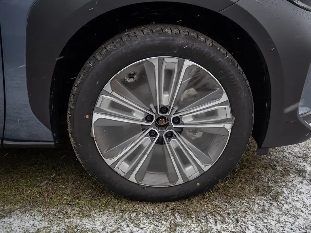 Subaru Solterra Platinum Plus - Thumbnail 5