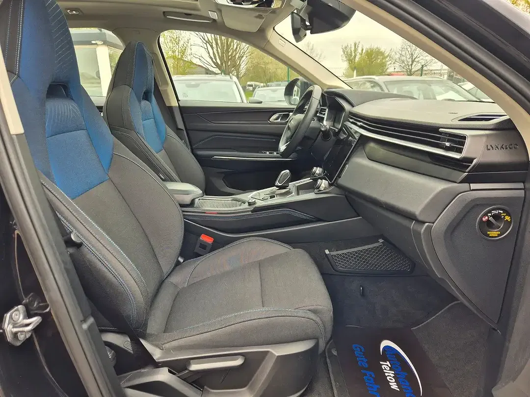 Lynk & Co 01 - Thumbnail 11