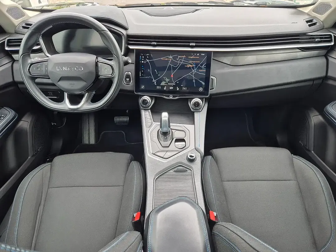 Lynk & Co 01 - Thumbnail 17