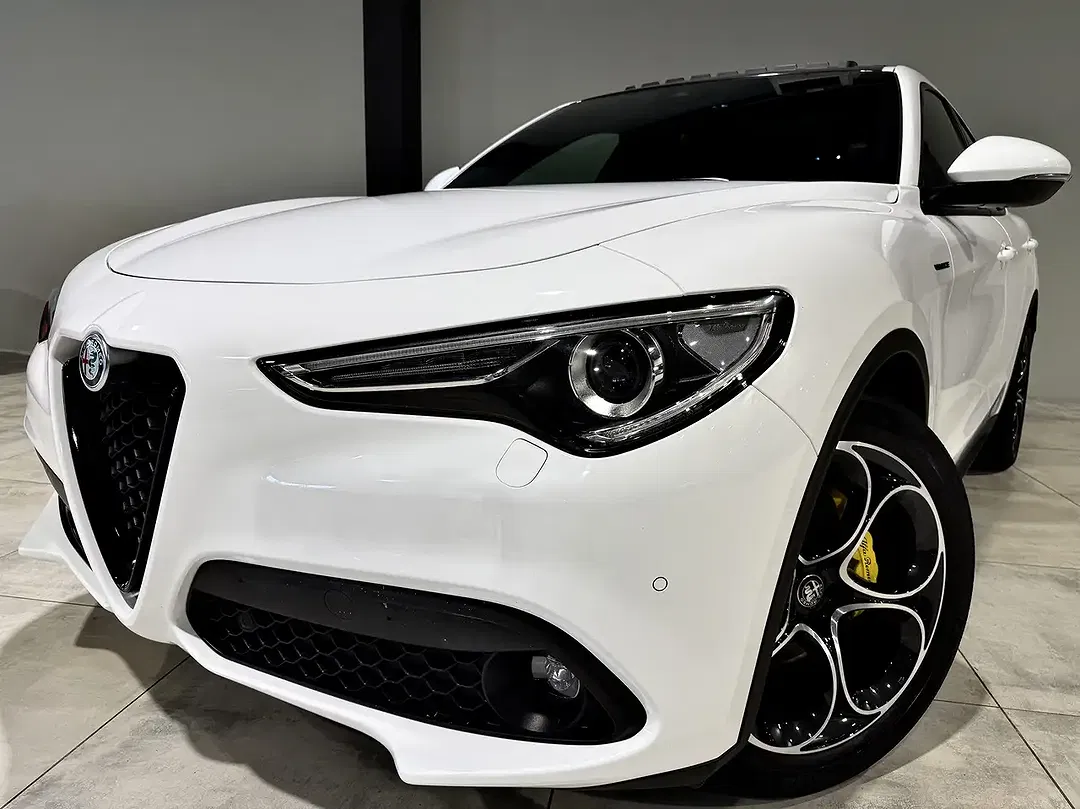 Alfa Romeo Stelvio 2.2 JTD - Thumbnail 3