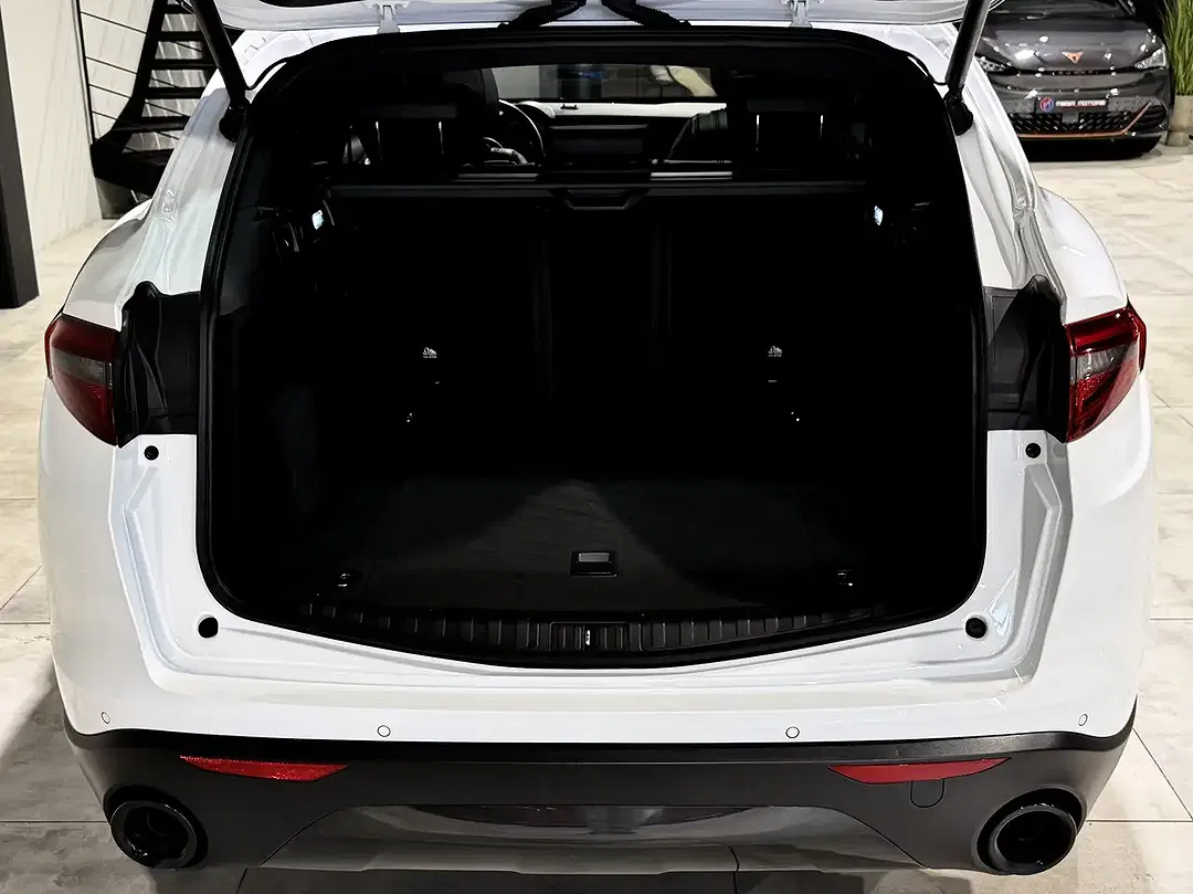 Alfa Romeo Stelvio 2.2 JTD - Thumbnail 6