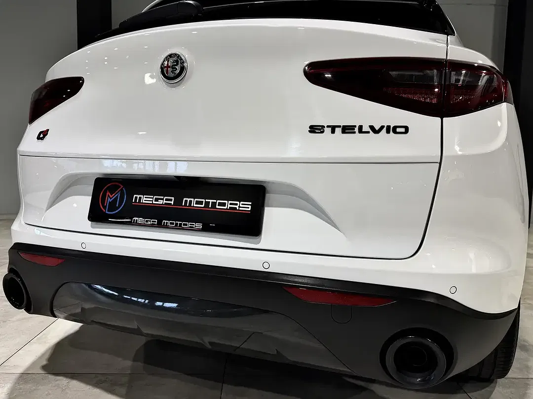 Alfa Romeo Stelvio 2.2 JTD - Thumbnail 8