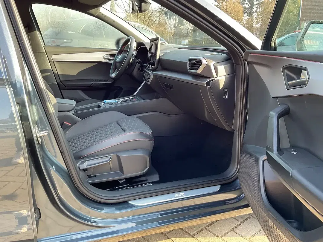SEAT Leon 1.5 eTSI DSG FR - Thumbnail 9