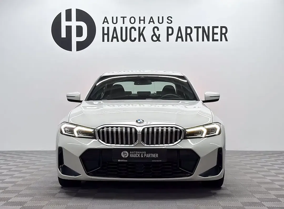 BMW 330 M Sport - Thumbnail 2