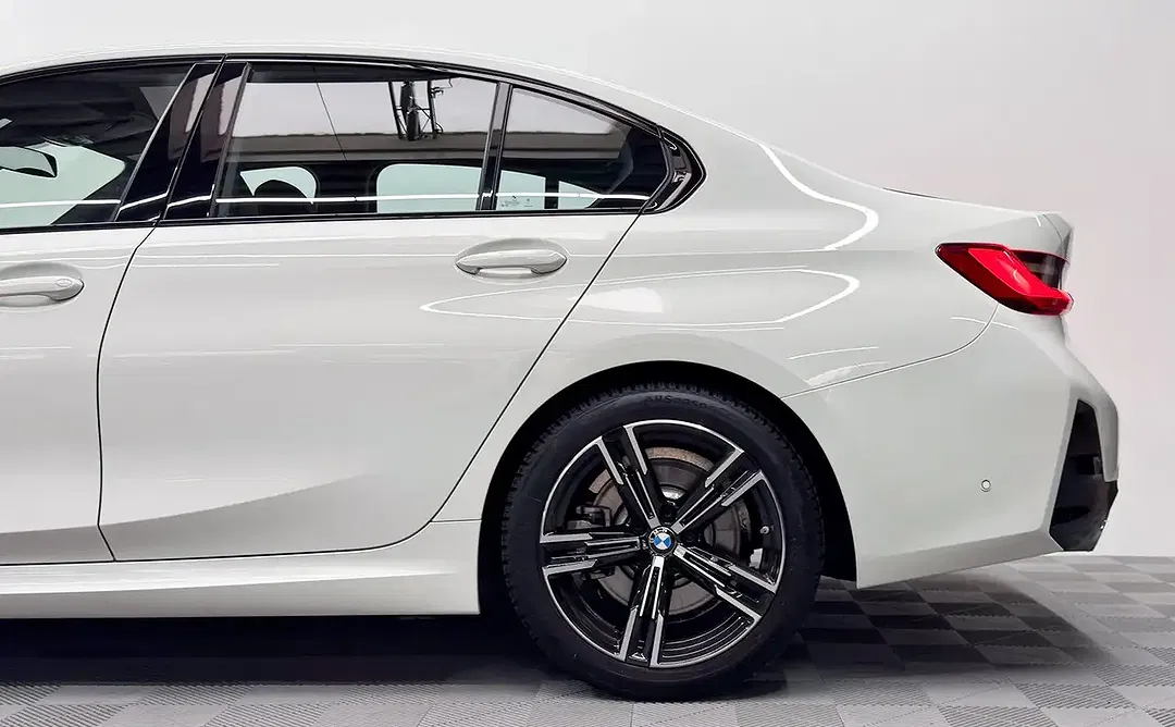 BMW 330 M Sport - Thumbnail 4