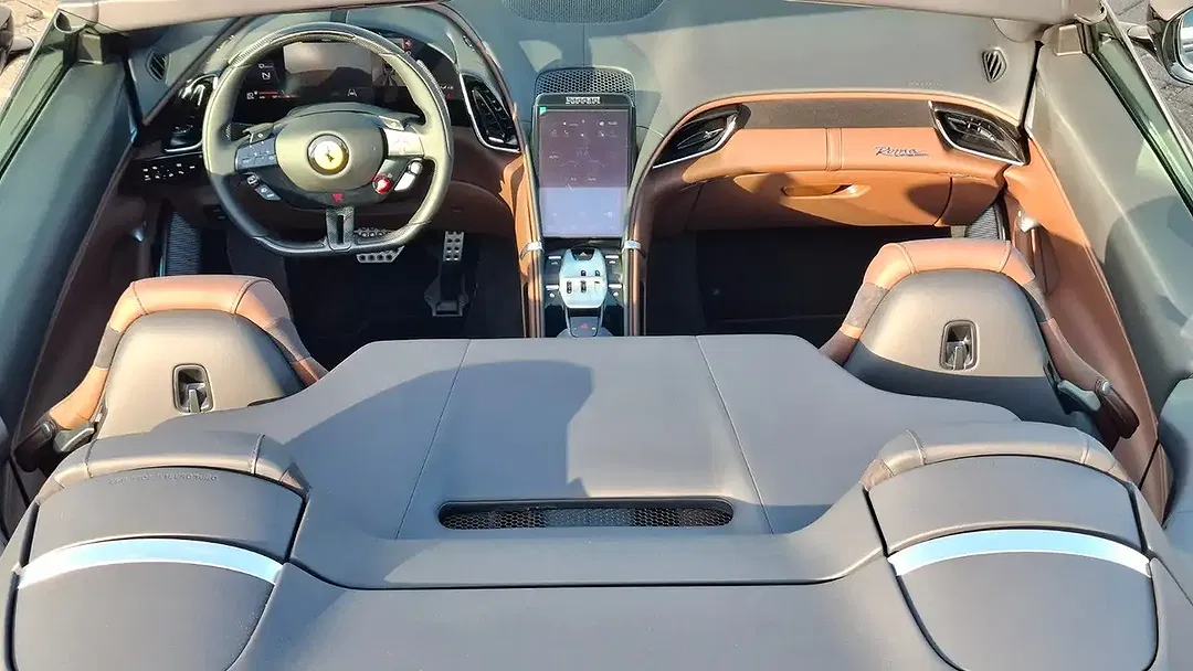 Ferrari Roma Spider - Thumbnail 13