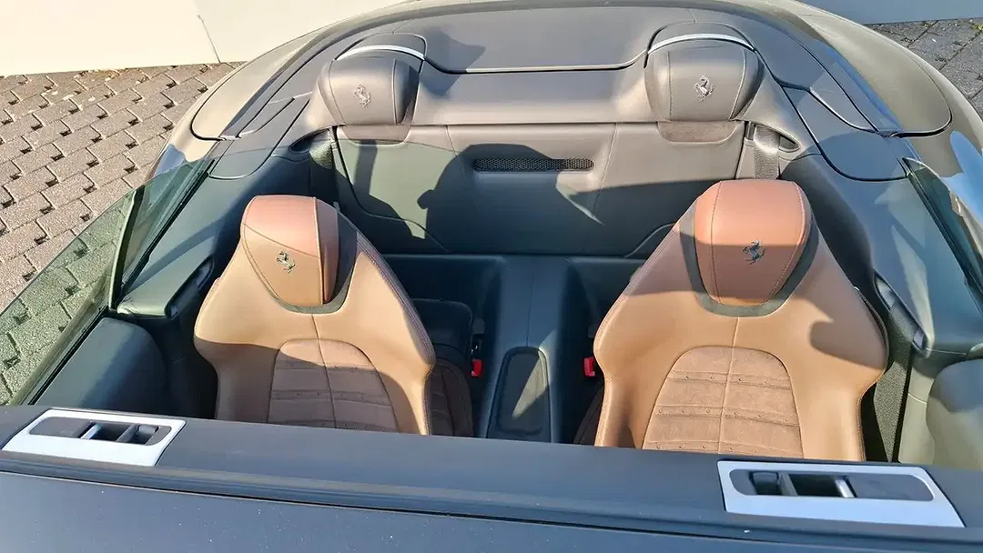 Ferrari Roma Spider - foto 15