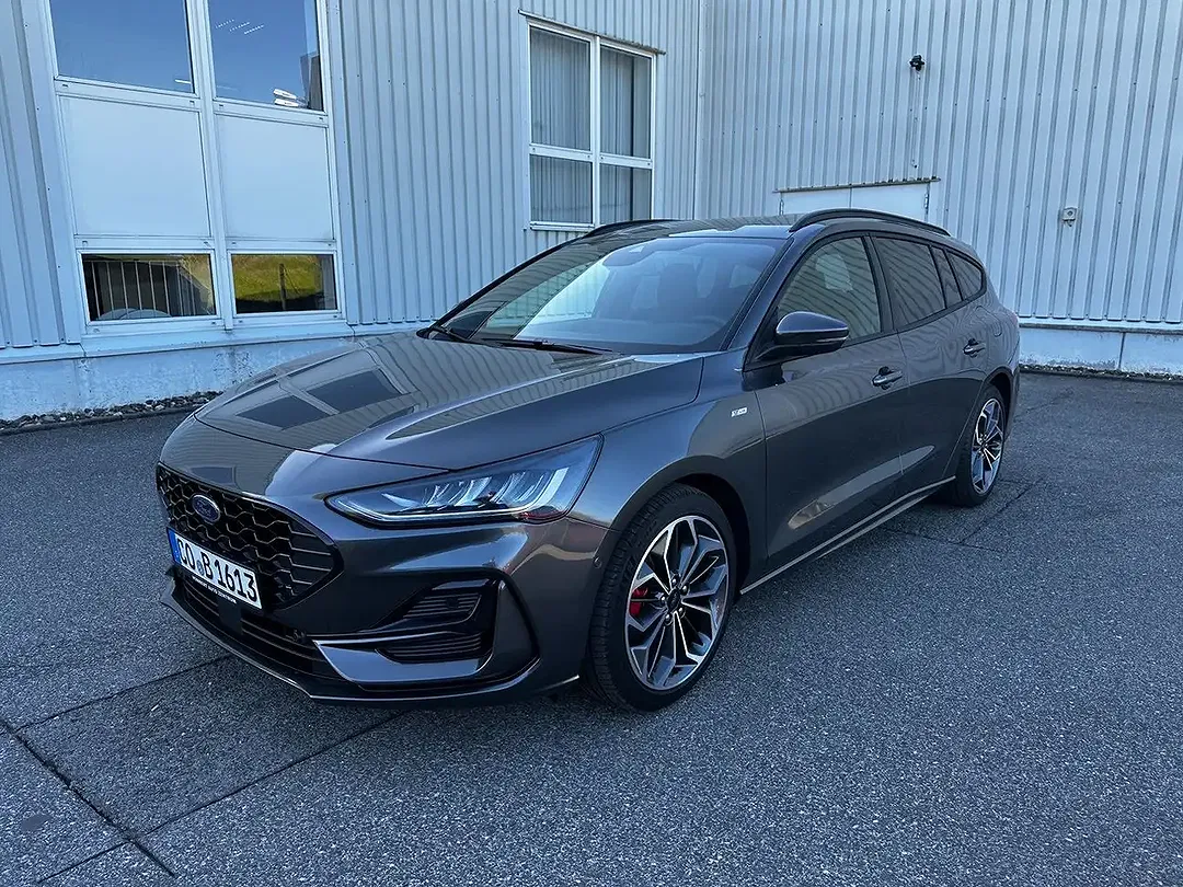 Ford Focus ST-Line X - Thumbnail 1