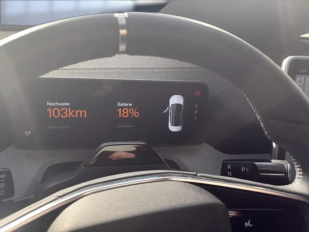 Polestar 4 Long Range - Thumbnail 11