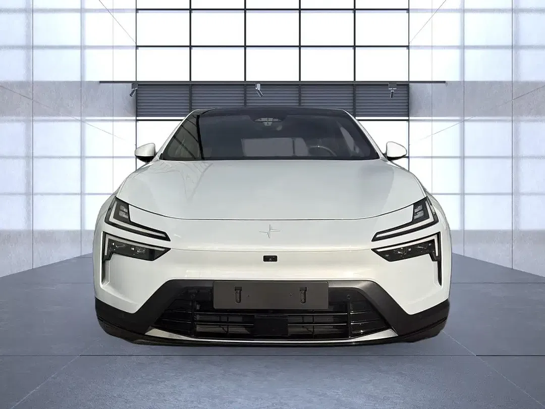 Polestar 4 Long Range - Thumbnail 5