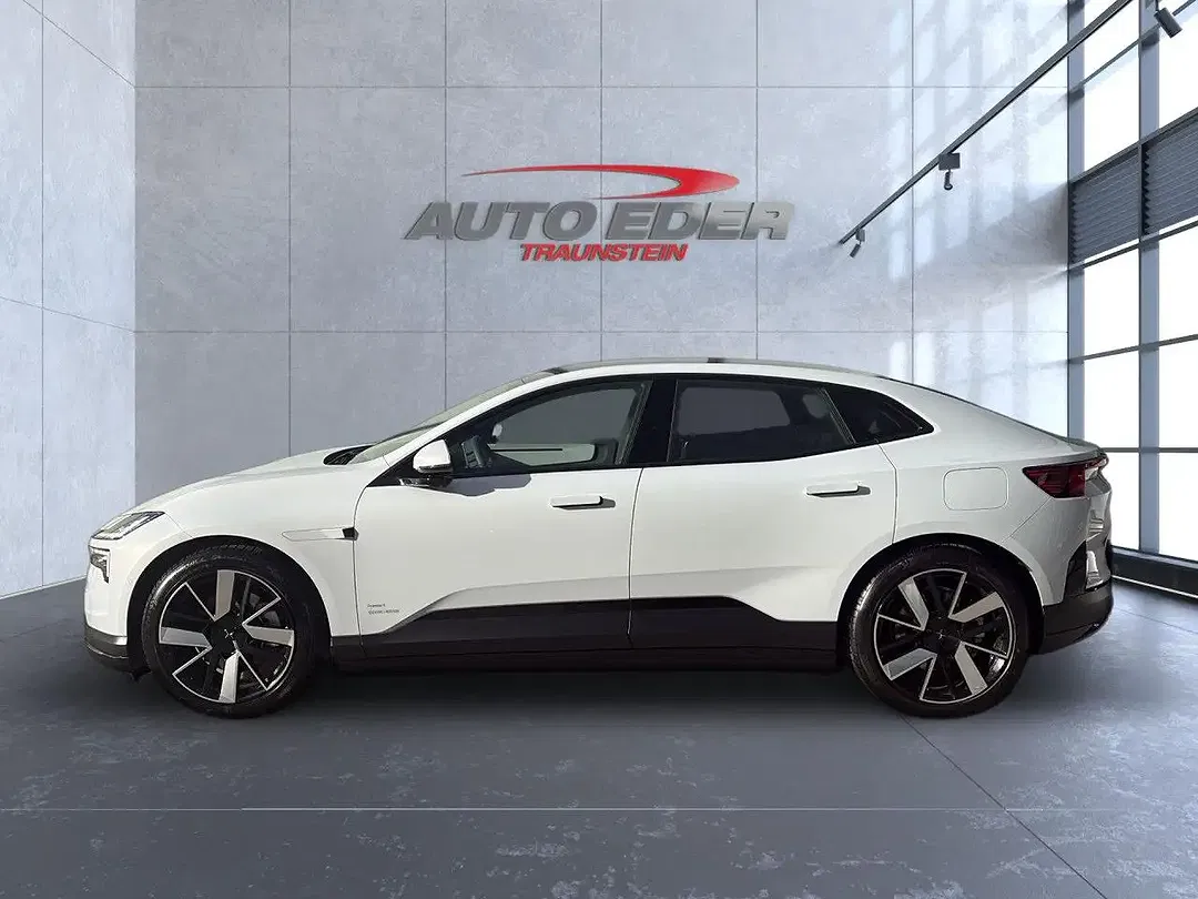 Polestar 4 Long Range - Thumbnail 6
