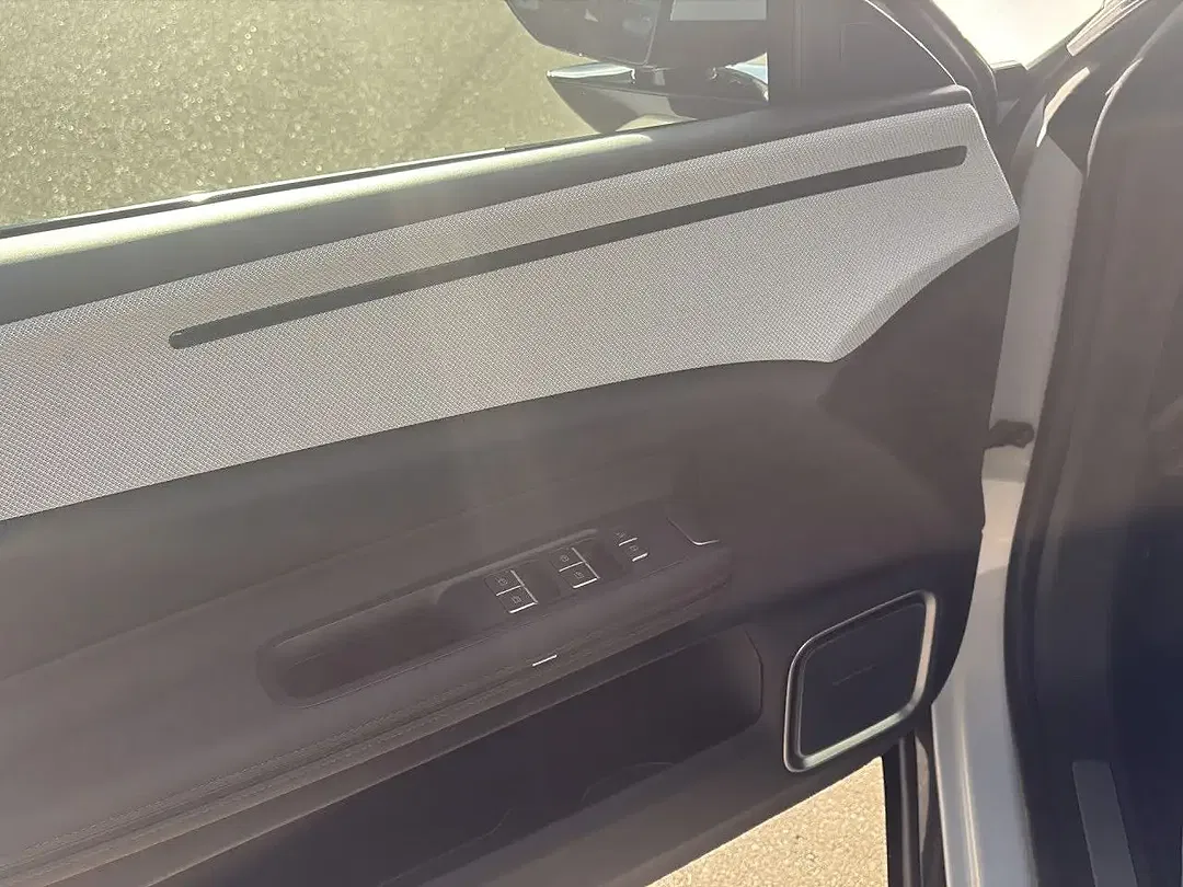 Polestar 4 Long Range - Thumbnail 7