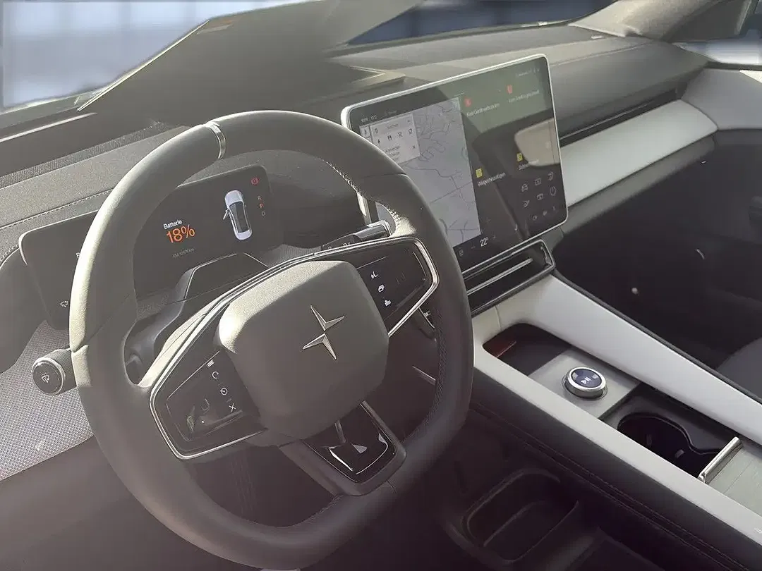 Polestar 4 Long Range - Thumbnail 9
