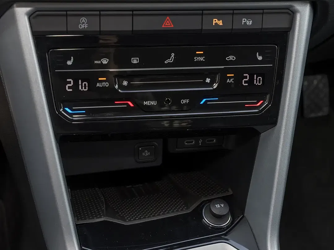 Volkswagen T-Roc 2.0 TDI Goal - Thumbnail 13