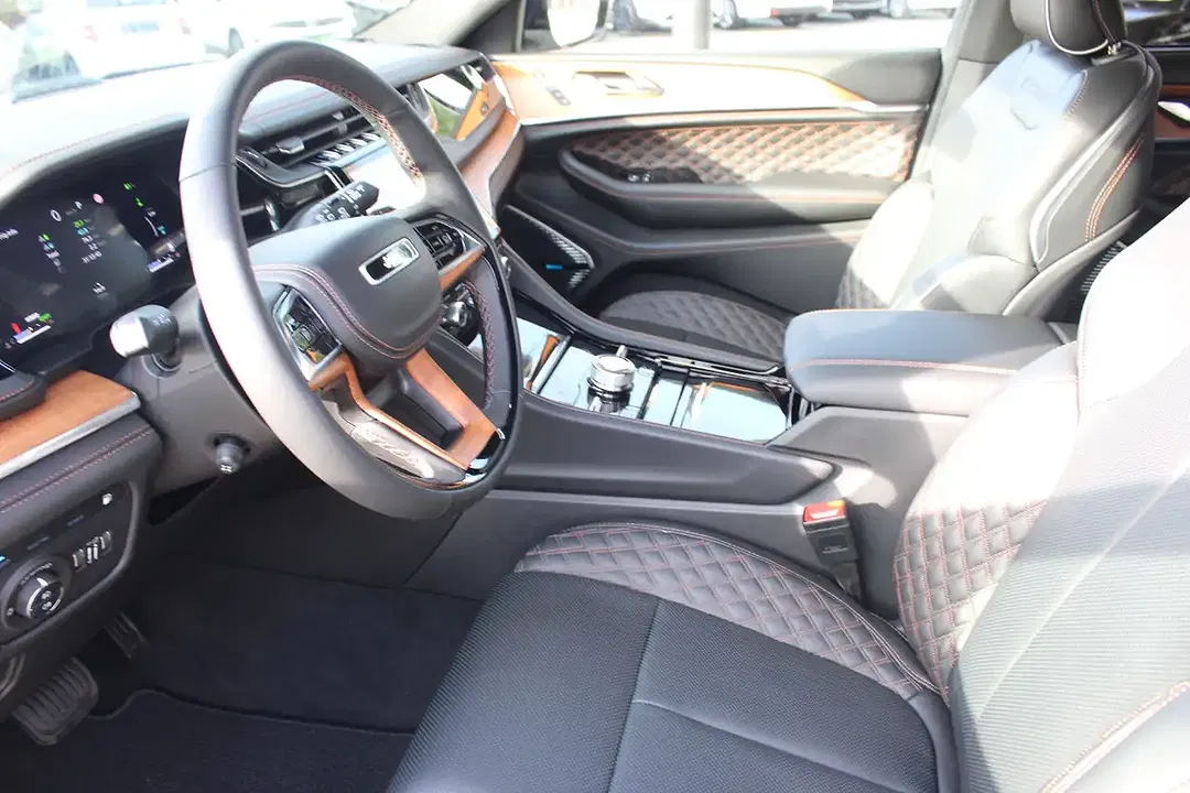 Jeep Grand Cherokee 4xe Summit - Thumbnail 10