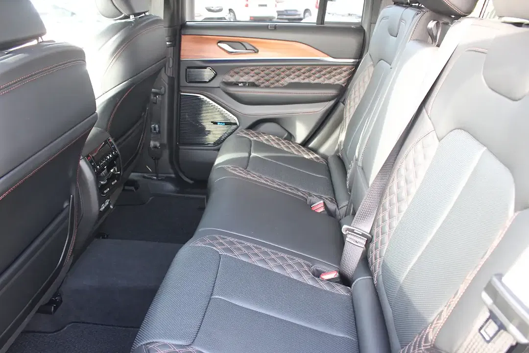 Jeep Grand Cherokee 4xe Summit - Thumbnail 11