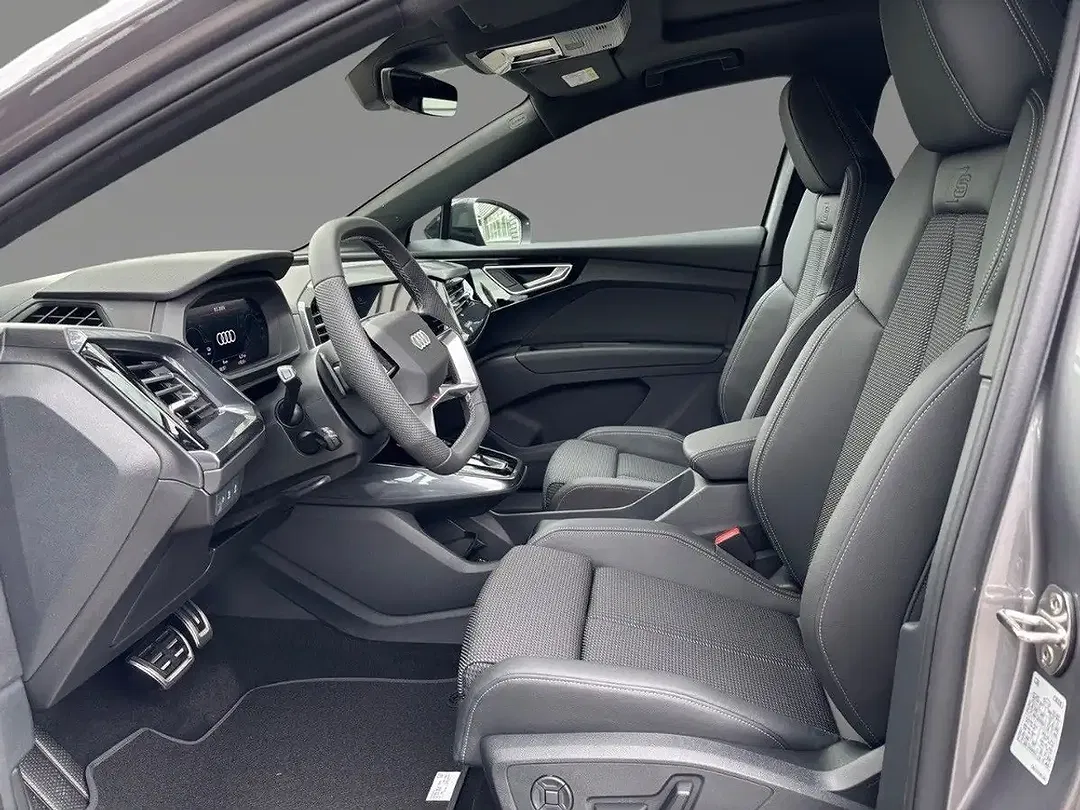 Audi Q4 e-tron 45 - Thumbnail 8