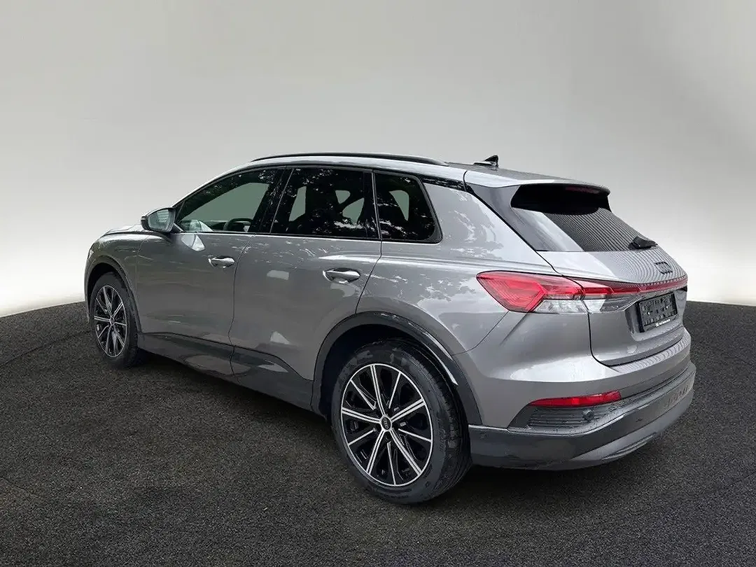 Audi Q4 e-tron 45 - Thumbnail 3