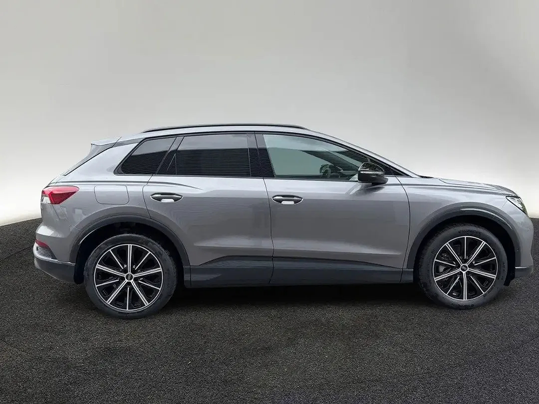 Audi Q4 e-tron 45 - Thumbnail 6