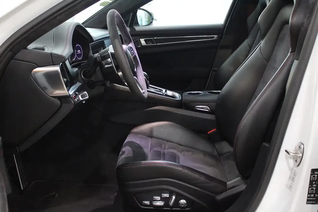 Porsche Panamera Sport Turismo GTS - Thumbnail 11