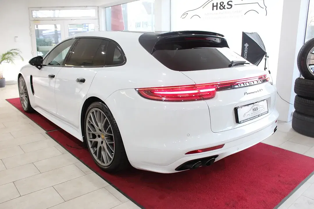 Porsche Panamera Sport Turismo GTS - foto 2