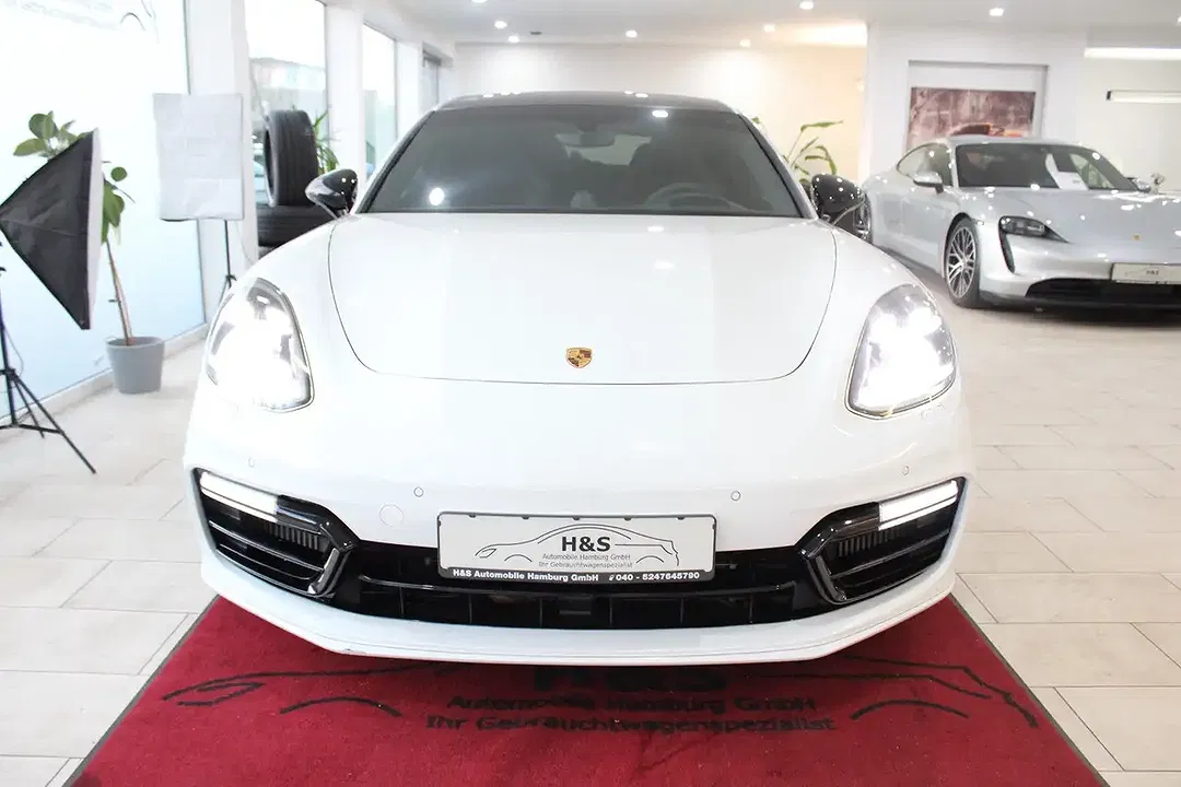 Porsche Panamera Sport Turismo GTS - Thumbnail 8