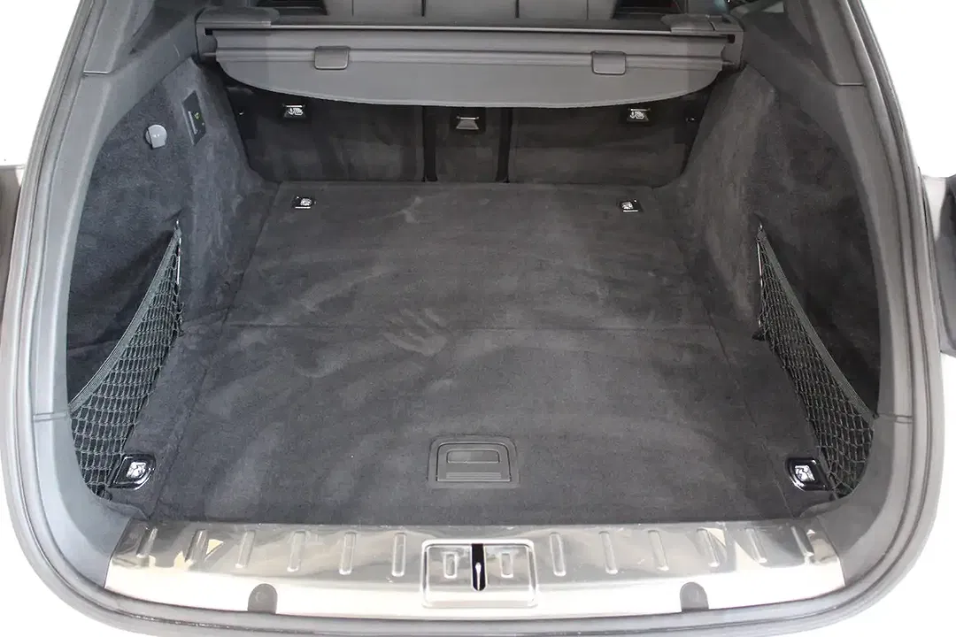 Porsche Panamera Sport Turismo GTS - Thumbnail 9