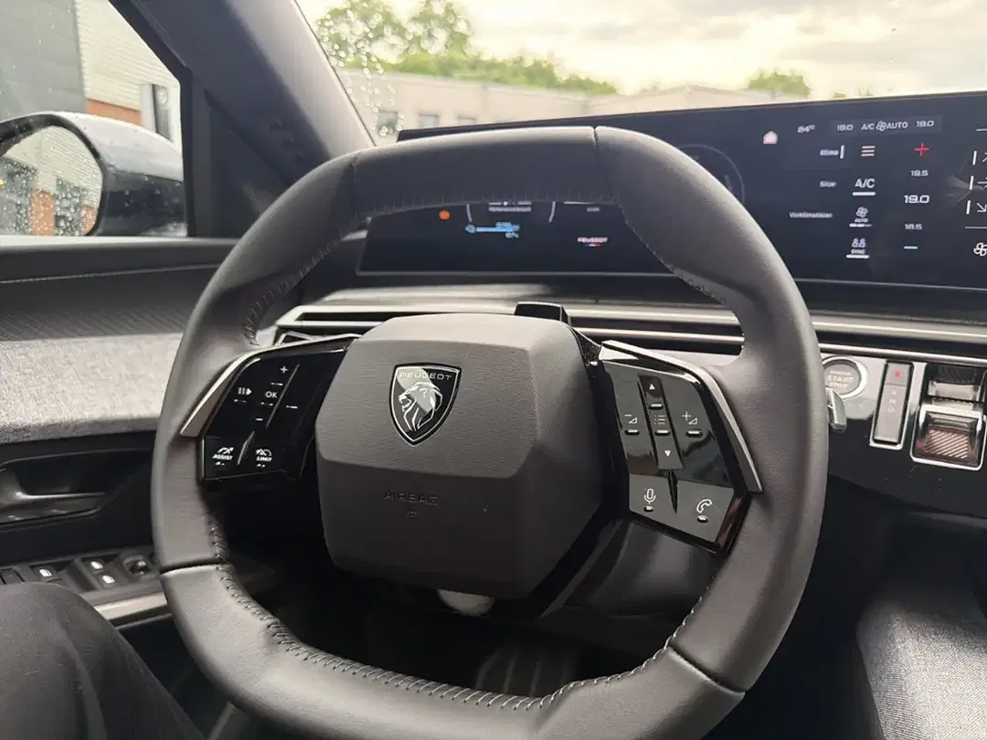 Peugeot 3008 210 EV Allure - Thumbnail 12
