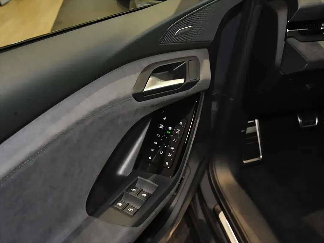 Audi Q6 e-tron quattro Matrix LED - Thumbnail 11