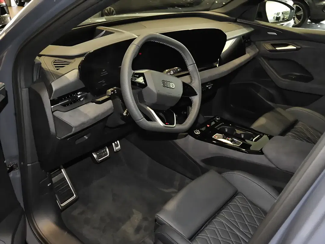 Audi Q6 e-tron quattro Matrix LED - Thumbnail 12