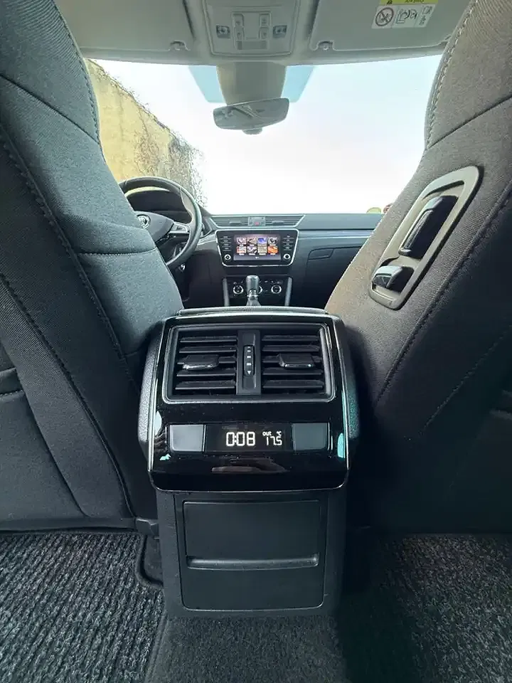 Skoda Superb Combi Style - Thumbnail 13
